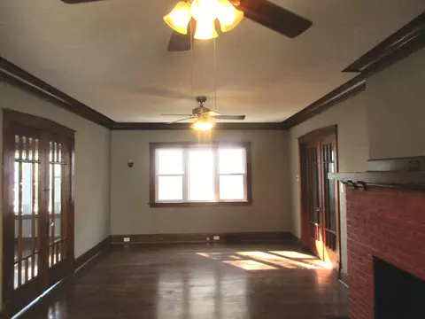 Living - 369 S Chicago Ave, Kankakee, IL 60901 photo 1 of 5
