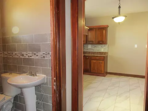 Entry Way - 369 S Chicago Ave, Kankakee, IL 60901 photo 1 of 3