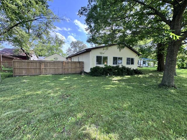 203 W Poplar St, Odin, IL 62870