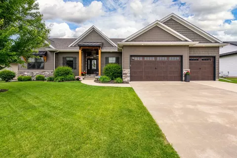 5788 Willmeyer Dr, Bettendorf, IA 52722