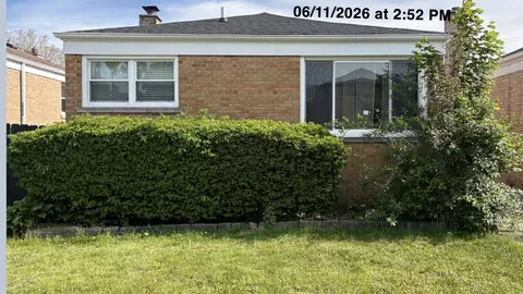 2909 W Howard St, Chicago, IL 60645