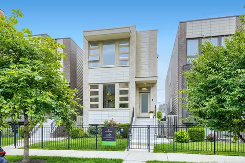 4814 S Champlain Ave, Chicago, IL 60615