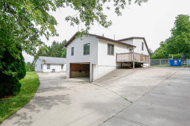 910 Stony Point Rd, Dixon, IL 61021