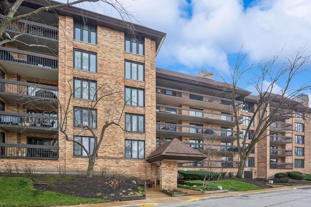 1671 Mission Hills Rd #S404, Northbrook, IL 60062