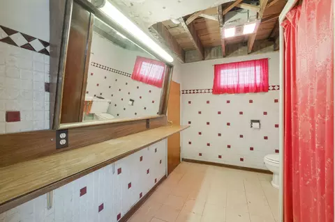 Bath - 4301 N Mcvicker Ave, Chicago, IL 60634 photo 2 of 2