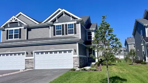 265 Canal Dr, Saint Charles, IL 60174