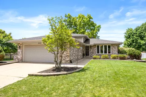 10 S520 Havens Dr, Downers Grove, IL 60516