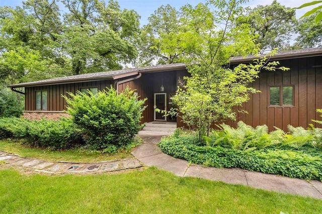 7762 Singing Bird Cir, Roscoe, IL 61073