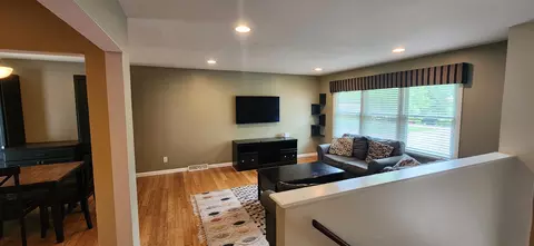 1240 Constellation Dr, Aurora, IL 60505 photo 5