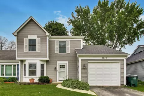 1240 Huntington Dr, Mundelein, IL 60060