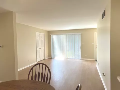 1299 Longacre Ln, Wheeling, IL 60090 photo 4
