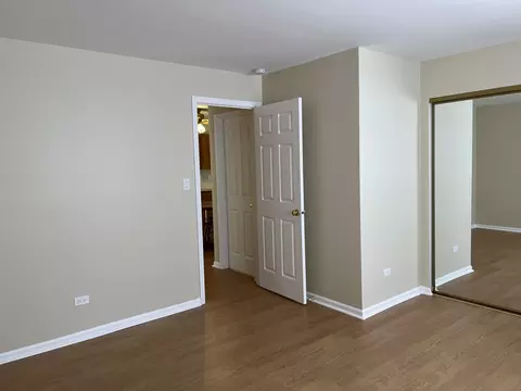 1299 Longacre Ln, Wheeling, IL 60090 photo 9