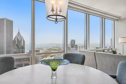 Dining - 401 N Wabash Ave #55F, Chicago, IL 60611 photo 2 of 8