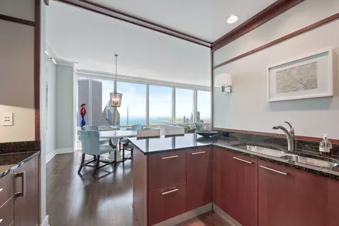 Kitchen - 401 N Wabash Ave #55F, Chicago, IL 60611 photo 2 of 3