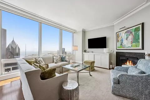 Living - 401 N Wabash Ave #55F, Chicago, IL 60611 photo 1 of 6
