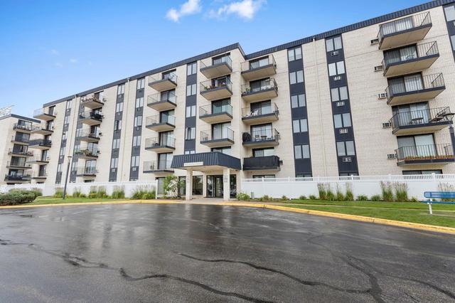 9737 N Fox Glen Dr #2M, Niles, IL 60714