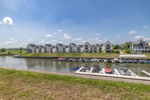 View/Area - 12 Redbud Row, Ottawa, IL 61350 photo 2 of 2