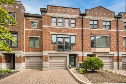 2730 N Greenview Ave #E, Chicago, IL 60614