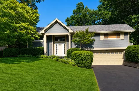781 Shag Bark Ln, Deerfield, IL 60015