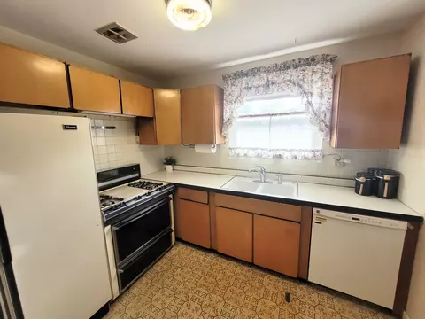 14545 Avers Ave, Midlothian, IL 60445 photo 7