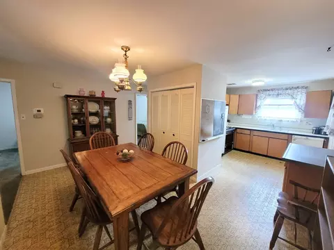 14545 Avers Ave, Midlothian, IL 60445 photo 6