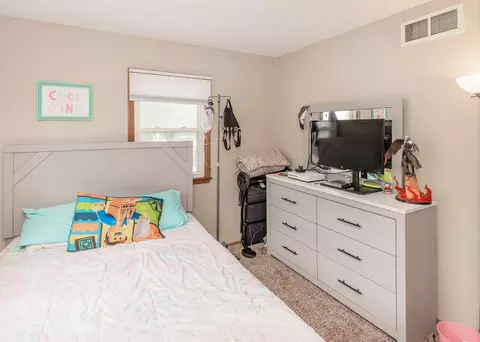 100 W Spring St, Eldridge, IA 52748 photo 17