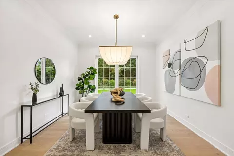 Dining - 880 Bittersweet Dr, Northbrook, IL 60062 photo 3 of 4