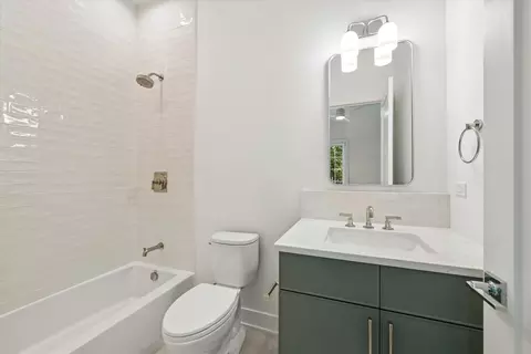 Bath - 880 Bittersweet Dr, Northbrook, IL 60062 photo 6 of 7
