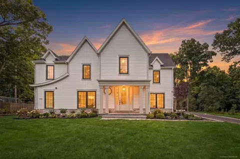 Exterior - 880 Bittersweet Dr, Northbrook, IL 60062 photo 4 of 6