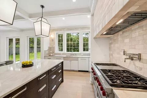Kitchen - 880 Bittersweet Dr, Northbrook, IL 60062 photo 5 of 9