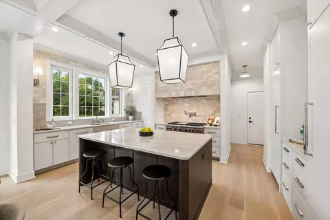 Kitchen - 880 Bittersweet Dr, Northbrook, IL 60062 photo 2 of 9