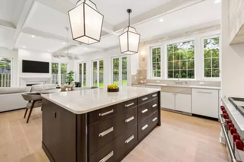 Kitchen - 880 Bittersweet Dr, Northbrook, IL 60062 photo 4 of 9