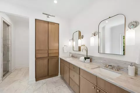 Bath - 880 Bittersweet Dr, Northbrook, IL 60062 photo 3 of 7