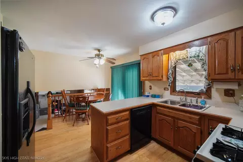 10906 3rd St, Mokena, IL 60448 photo 6