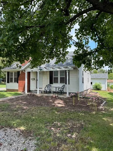 800 S 25th St, Mount Vernon, IL 62864