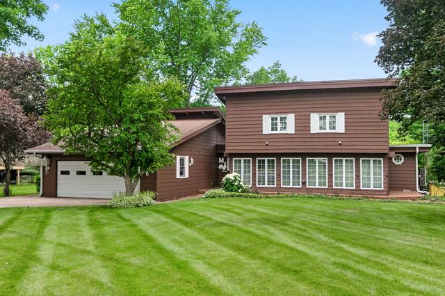 511 N Woodland Dr, Dixon, IL 61021