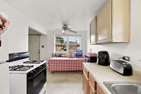 Kitchen - 2121 S 14th Ave, Broadview, IL 60155 photo 3 of 4