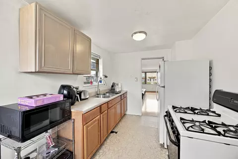 Kitchen - 2121 S 14th Ave, Broadview, IL 60155 photo 2 of 4