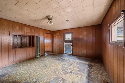 Living - 233 4th St E, Milan, IL 61264 photo 4 of 5