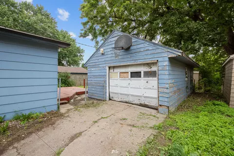 Exterior - 233 4th St E, Milan, IL 61264 photo 3 of 7