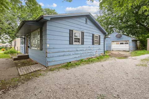 Exterior - 233 4th St E, Milan, IL 61264 photo 2 of 7