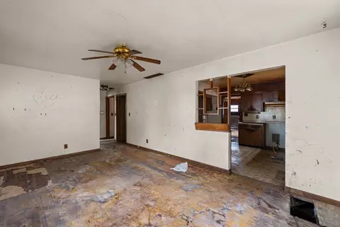Living - 233 4th St E, Milan, IL 61264 photo 3 of 5