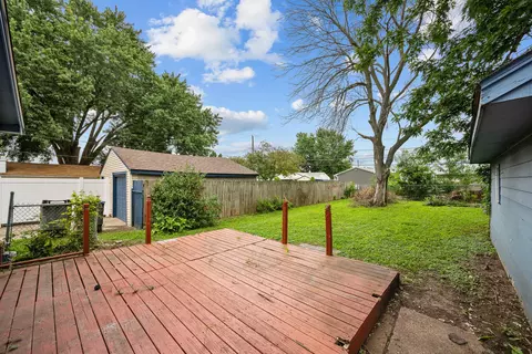 Exterior - 233 4th St E, Milan, IL 61264 photo 4 of 7