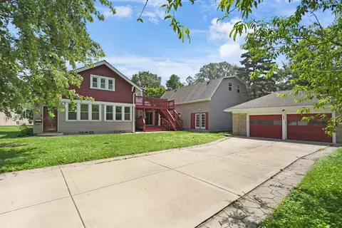 12851 Clinton St, Blue Island, IL 60406