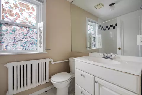 Bath - 1314 Glenview Rd, Glenview, IL 60025 photo 3 of 3