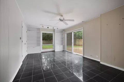 Living - 1314 Glenview Rd, Glenview, IL 60025 photo 4 of 4
