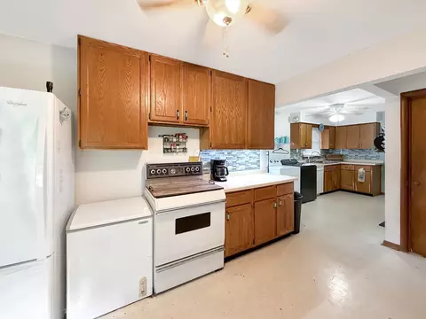 Kitchen - 807 E Illinois St, Freeport, IL 61032 photo 2 of 5