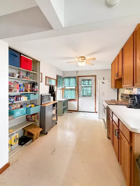 Kitchen - 807 E Illinois St, Freeport, IL 61032 photo 1 of 5