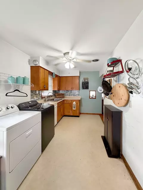 Kitchen - 807 E Illinois St, Freeport, IL 61032 photo 3 of 5