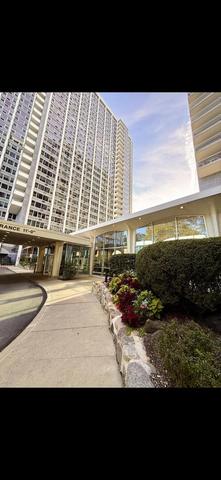4250 N Marine Dr #2414, Chicago, IL 60613